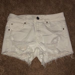 American Eagle White shorts